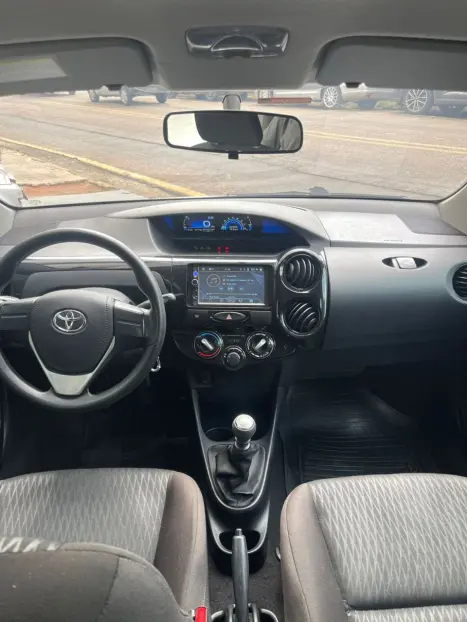 TOYOTA Etios Hatch 1.3 16V 4P FLEX X, Foto 10