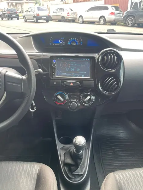 TOYOTA Etios Hatch 1.3 16V 4P FLEX X, Foto 14
