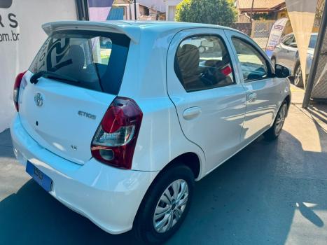 TOYOTA Etios Hatch 1.3 16V 4P FLEX X, Foto 6