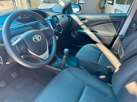 TOYOTA Etios Hatch 1.3 16V 4P FLEX X, Foto 8