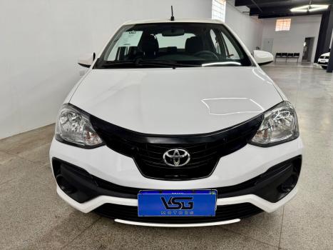 TOYOTA Etios Hatch 1.3 16V 4P FLEX X, Foto 2