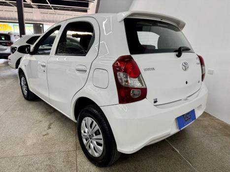 TOYOTA Etios Hatch 1.3 16V 4P FLEX X, Foto 4