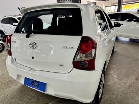 TOYOTA Etios Hatch 1.3 16V 4P FLEX X, Foto 6