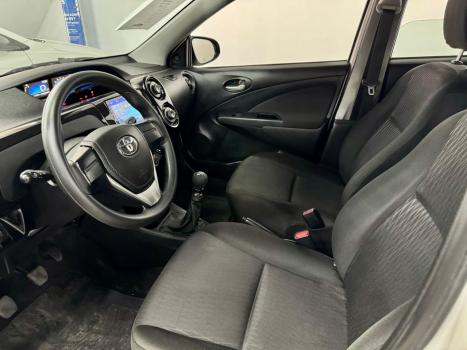 TOYOTA Etios Hatch 1.3 16V 4P FLEX X, Foto 8