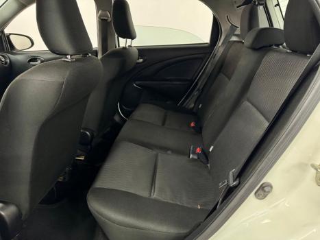 TOYOTA Etios Hatch 1.3 16V 4P FLEX X, Foto 9