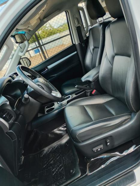 TOYOTA Hilux Caminhonete 2.8 16V SRV 4X4 DIESEL CABINE DUPLA AUTOM�TICO, Foto 10