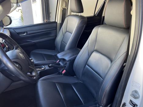 TOYOTA Hilux Caminhonete 2.8 16V 4P SR 4X4 DIESEL CHALLENGE CABINE DUPLA AUTOM�TICO, Foto 8