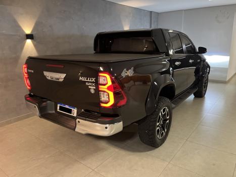 TOYOTA Hilux Caminhonete 2.8 16V SRX PLUS 4X4 TURBO DIESEL CABINE DUPLA AUTOM�TICO, Foto 3