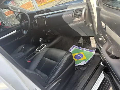 TOYOTA Hilux Caminhonete 2.8 16V SRX 4X4 TURBO DIESEL CABINE DUPLA AUTOM�TICO, Foto 10
