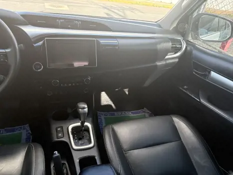 TOYOTA Hilux Caminhonete 2.8 16V SRX 4X4 TURBO DIESEL CABINE DUPLA AUTOM�TICO, Foto 12