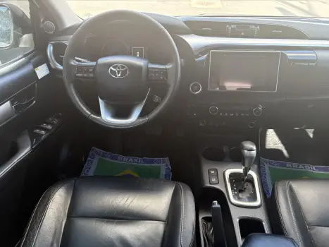 TOYOTA Hilux Caminhonete 2.8 16V SRX 4X4 TURBO DIESEL CABINE DUPLA AUTOM�TICO, Foto 13