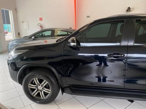 TOYOTA Hilux SW4 2.7 16V 4P SR FLEX AUTOMÁTICO, Foto 3 TOYOTA Hilux SW4 2.7 16V 4P SR FLEX AUTOMÁTICO, Foto 3