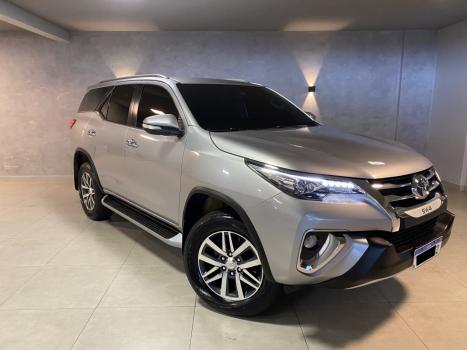 TOYOTA Hilux SW4 2.8 4P SRX 4X4 TURBO DIESEL AUTOM�TICO, Foto 2