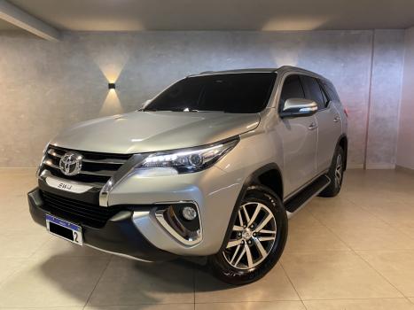 TOYOTA Hilux SW4 2.8 4P SRX 4X4 TURBO DIESEL AUTOM�TICO, Foto 3