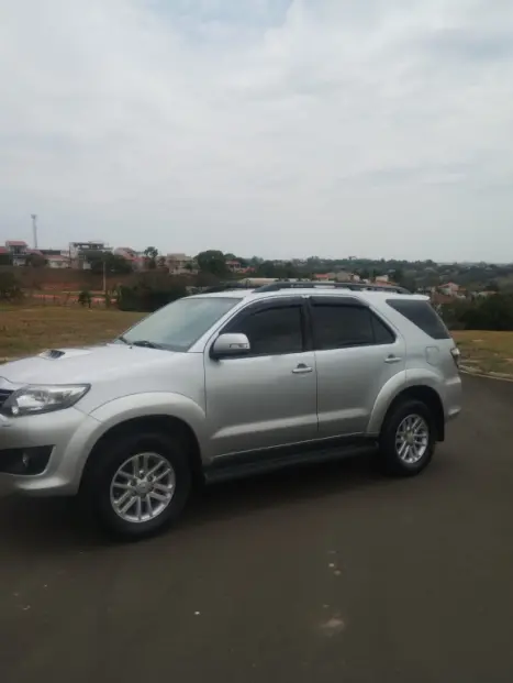 TOYOTA Hilux SW4 3.0 16V 4P SRV 4X4 7 LUGARES TURBO DIESEL AUTOMTICO, Foto 7