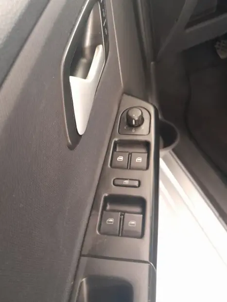 VOLKSWAGEN Fox 1.0 4P TREND FLEX, Foto 9