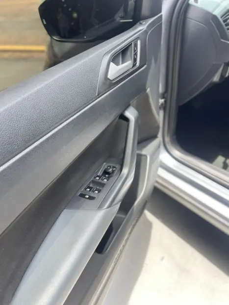 VOLKSWAGEN Nivus 1.0 4P FLEX 200 TSI HIGHLINE TURBO AUTOM�TICO, Foto 13