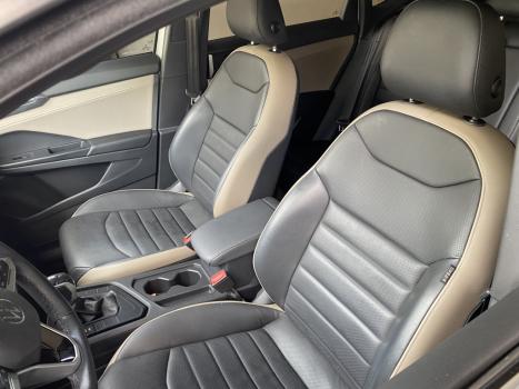 VOLKSWAGEN Taos 1.4 16V 4P FLEX 250 TSI HIGHLINE AUTOM�TICO, Foto 9