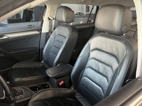 VOLKSWAGEN Tiguan 1.4 250 TSI TOTAL FLEX ALLSPACE COMFORTLINE TURBO AUTOM�TICO TIPTRONIC, Foto 8