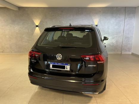 VOLKSWAGEN Tiguan 1.4 250 TSI TOTAL FLEX ALLSPACE COMFORTLINE TURBO AUTOM�TICO TIPTRONIC, Foto 3