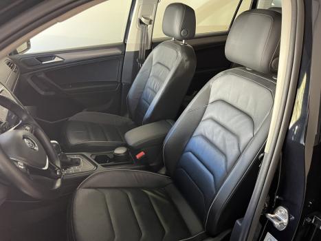 VOLKSWAGEN Tiguan 1.4 250 TSI TOTAL FLEX ALLSPACE COMFORTLINE TURBO AUTOM�TICO TIPTRONIC, Foto 10