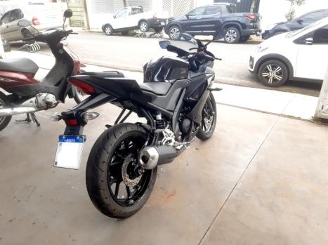 YAMAHA YZF R15 150 ABS, Foto 3