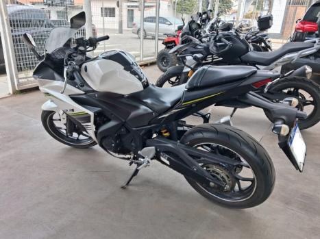 YAMAHA YZF R3 320 ABS, Foto 2