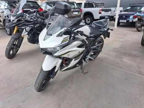 YAMAHA YZF R3 320 ABS, Foto 3