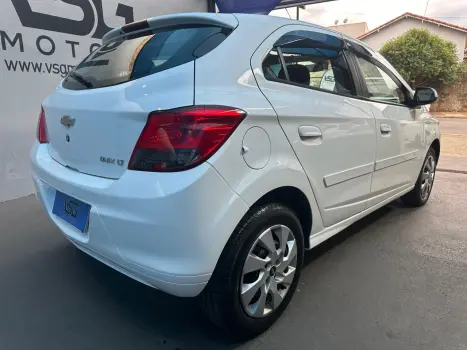 CHEVROLET Onix Hatch 1.4 4P FLEX LT, Foto 5