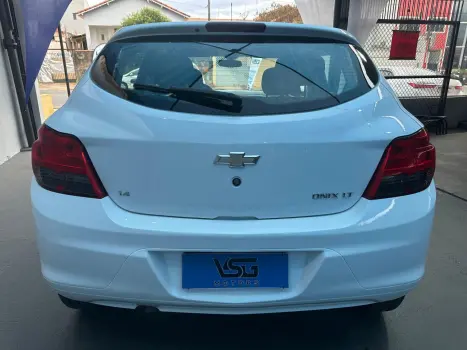 CHEVROLET Onix Hatch 1.4 4P FLEX LT, Foto 6