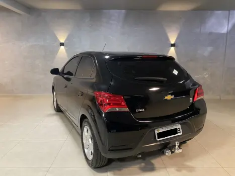 CHEVROLET Onix Hatch 1.4 4P FLEX LT, Foto 6