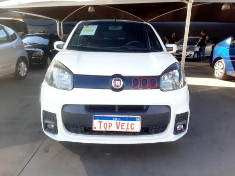 FIAT Uno 1.4 4P FLEX SPORTING, Foto 2