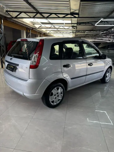 FORD Fiesta Hatch 1.6 4P, Foto 2