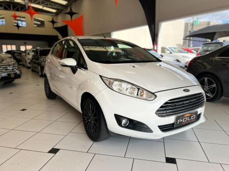 FORD Fiesta Hatch 1.0 12V 4P TITANIUM PLUS ECOBOOST TURBO POWERSHIFT AUTOMTICO, Foto 2