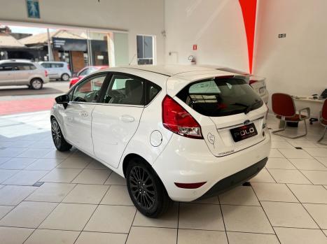 FORD Fiesta Hatch 1.0 12V 4P TITANIUM PLUS ECOBOOST TURBO POWERSHIFT AUTOMTICO, Foto 4