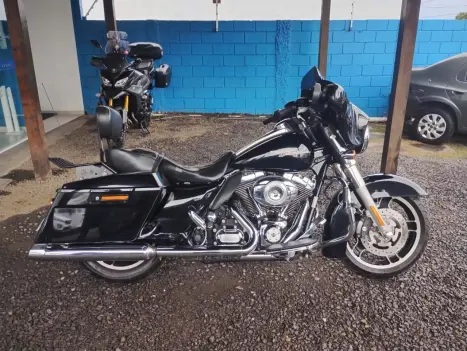 HARLEY DAVIDSON Street Glide FLHX 1700, Foto 1
