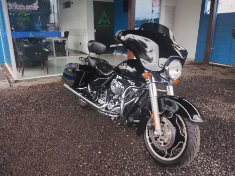HARLEY DAVIDSON Street Glide FLHX 1700, Foto 2