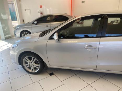 HYUNDAI I30 2.0 16V 4P GLS, Foto 3