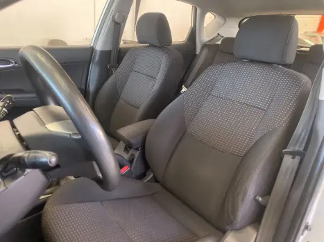 HYUNDAI I30 2.0 16V 4P GLS, Foto 7