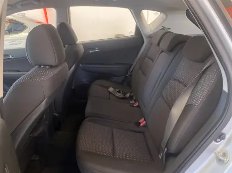 HYUNDAI I30 2.0 16V 4P GLS, Foto 8