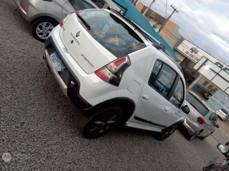 RENAULT Sandero 1.6 16V 4P FLEX STEPWAY AUTOMTICO, Foto 2