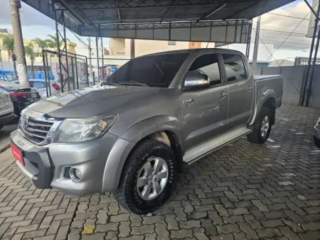 TOYOTA Hilux Caminhonete 2.7 16V 4P SRV FLEX CABINE DUPLA AUTOMTICO, Foto 1