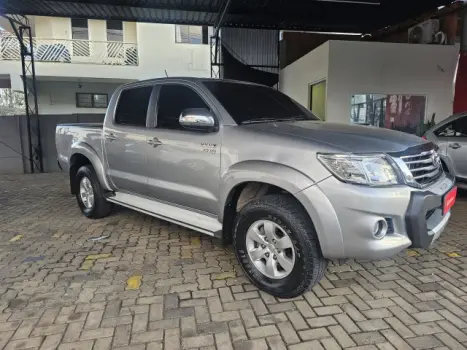 TOYOTA Hilux Caminhonete 2.7 16V 4P SRV FLEX CABINE DUPLA AUTOMTICO, Foto 3