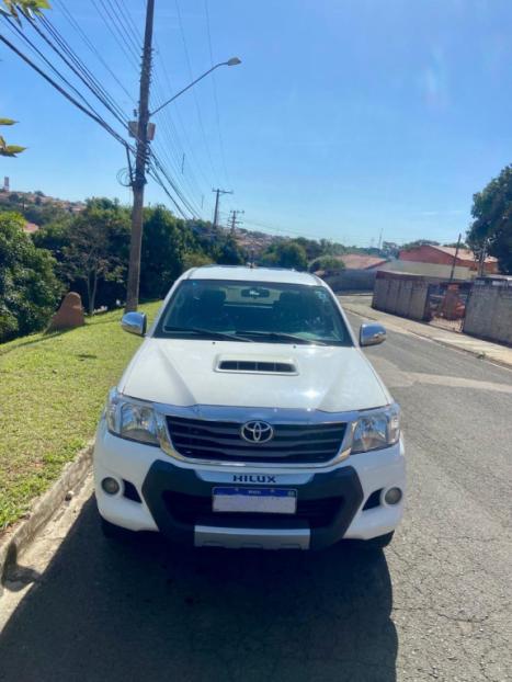 TOYOTA Hilux Caminhonete 3.0 4P 4X4 SRV TURBO DIESEL CABINE DUPLA AUTOMTICO, Foto 3