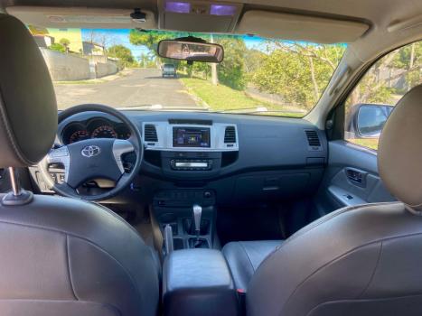 TOYOTA Hilux Caminhonete 3.0 4P 4X4 SRV TURBO DIESEL CABINE DUPLA AUTOMTICO, Foto 9