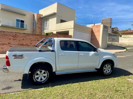 TOYOTA Hilux Caminhonete 3.0 4P 4X4 SRV TURBO DIESEL CABINE DUPLA AUTOMTICO, Foto 11