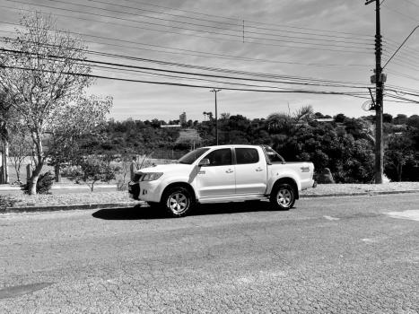 TOYOTA Hilux Caminhonete 3.0 4P 4X4 SRV TURBO DIESEL CABINE DUPLA AUTOMTICO, Foto 13