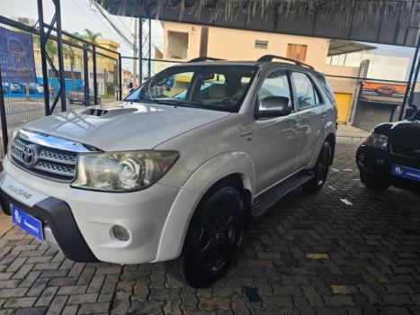 TOYOTA Hilux SW4 3.0 16V 4P SRV 4X4 7 LUGARES TURBO DIESEL AUTOMTICO, Foto 1