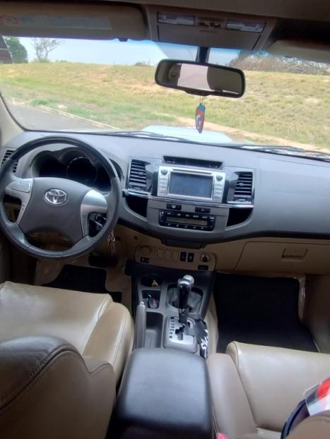 TOYOTA Hilux SW4 3.0 16V 4P SRV 4X4 7 LUGARES TURBO DIESEL AUTOMTICO, Foto 5