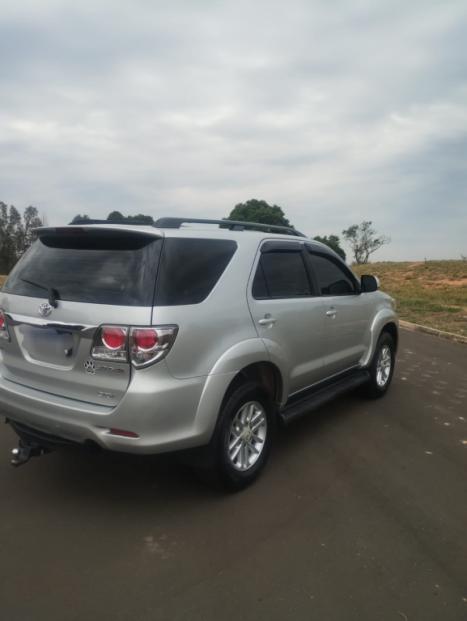 TOYOTA Hilux SW4 3.0 16V 4P SRV 4X4 7 LUGARES TURBO DIESEL AUTOMTICO, Foto 8